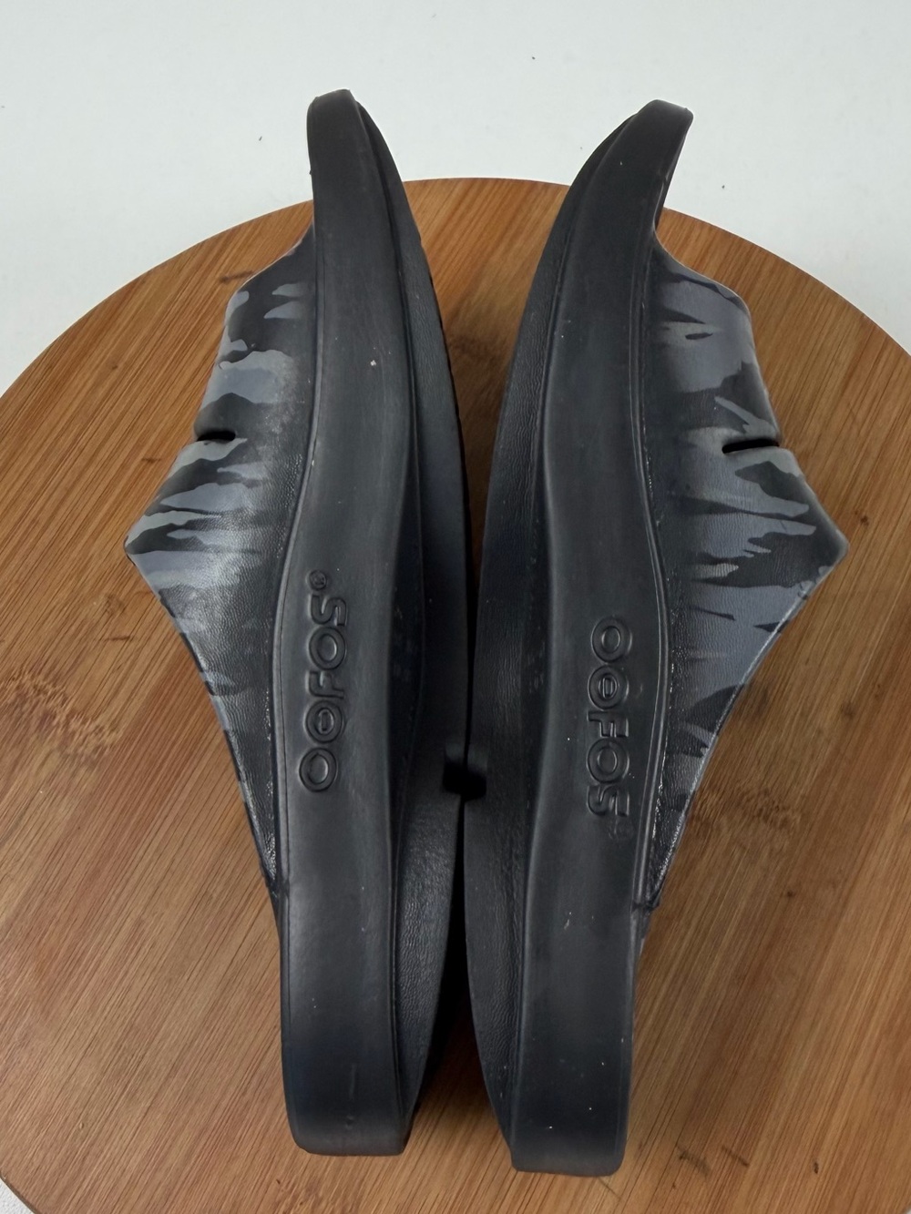 OOFOS OOahh Slide Sandals in Black and Gray Camo - Picture 7 of 9